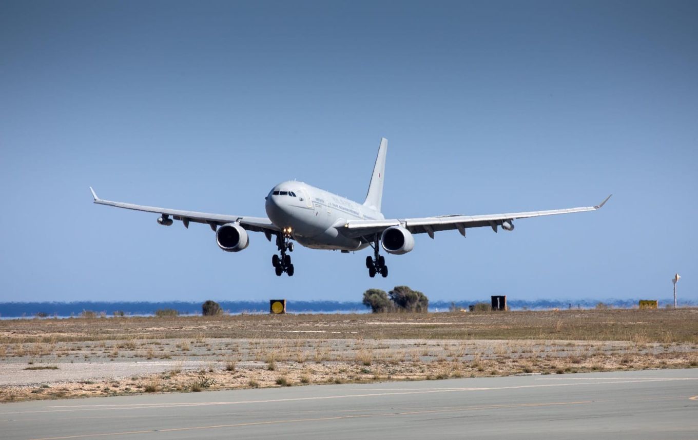 raf-voyager-delivers-first-consignment-of-oxford-astrazeneca-vaccine-to
